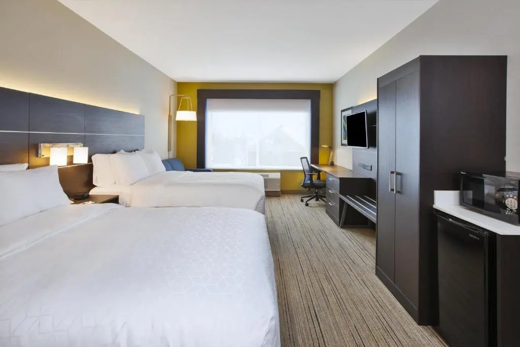 Holiday Inn Express & Suites Auburn Hills South